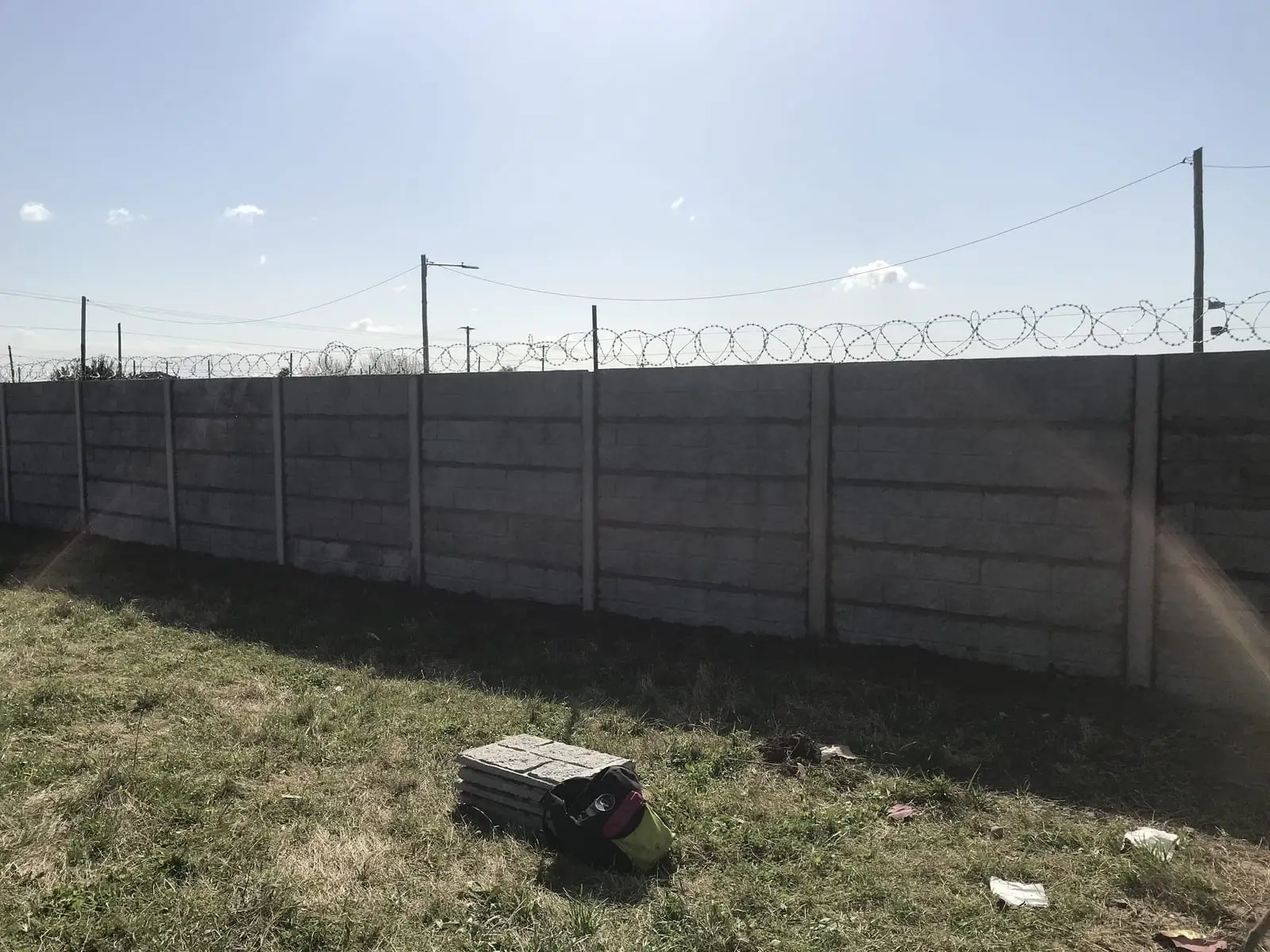 Cerco premoldeado de 2 m con concertina en un lote de Campana (foto 12 de 12)