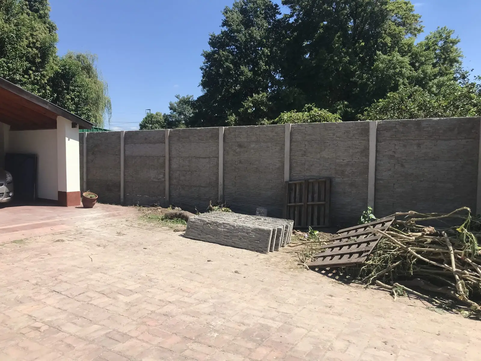 Cerco premoldeado en una casa quinta de Del Viso, Pilar (foto 1 de 9)