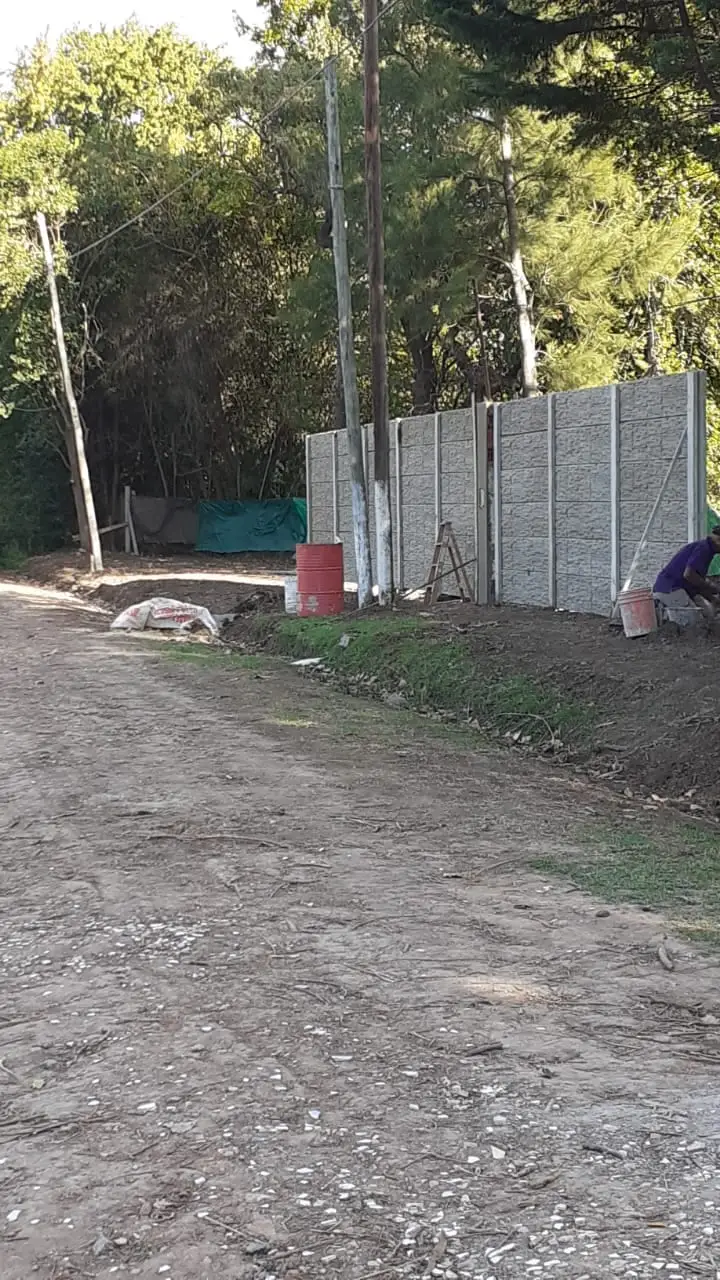 Cerco premoldeado en una casa quinta de Del Viso, Pilar (foto 9 de 9)