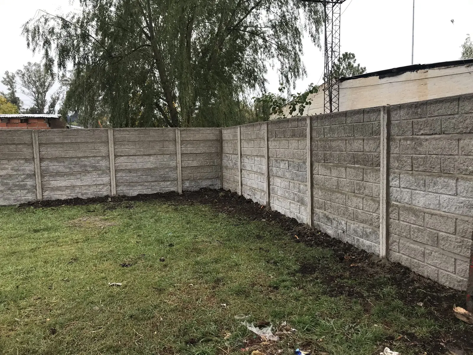 Cerco premoldeado terminado en zona norte del GBA (foto 17 de 23)