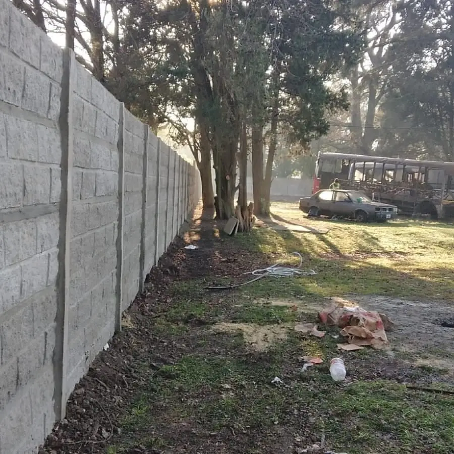 Cerco premoldeado de 300 metros y 2 m de alto en Metropol, Pilar (foto 4 de 7)